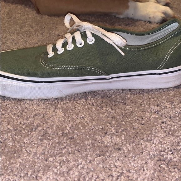 Vans - Picture 3 of 4